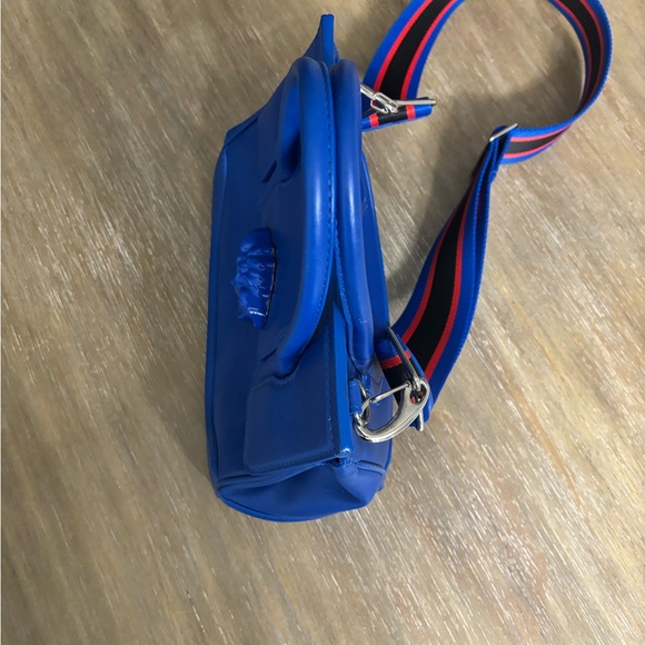 Versace Medusa Shoulder Bag - Picture 13 of 14